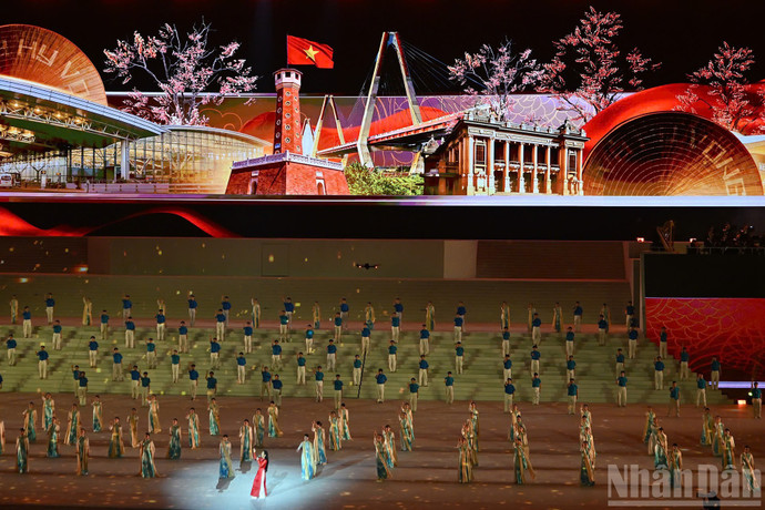 Tổng Bí thư Tô Lâm dự chương trình nghệ thuật đặc biệt Dưới lá cờ vẻ vang của Đảng” Tổng Bí thư Tô Lâm dự chương trình nghệ thuật đặc biệt Dưới lá cờ vẻ vang của Đảng”