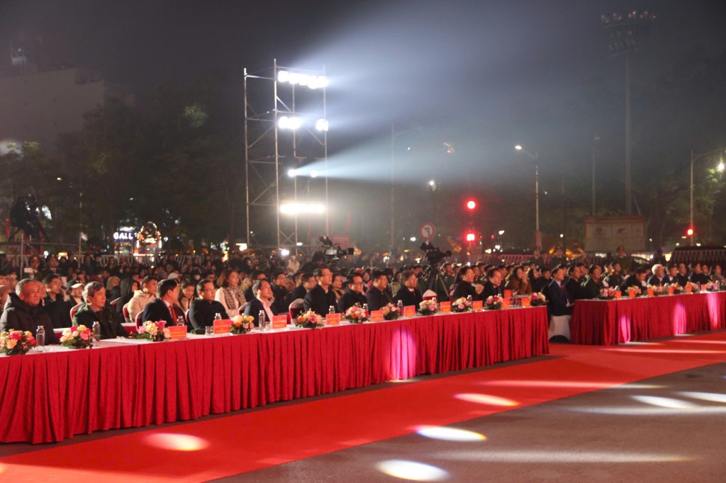 Tham dự chương trình có các đồng chí lãnh đạo Trung ương, lãnh đạo thành phố Hải Phòng, đại diện các sở, ban, ngành, địa phương cùng đông đảo nhân dân