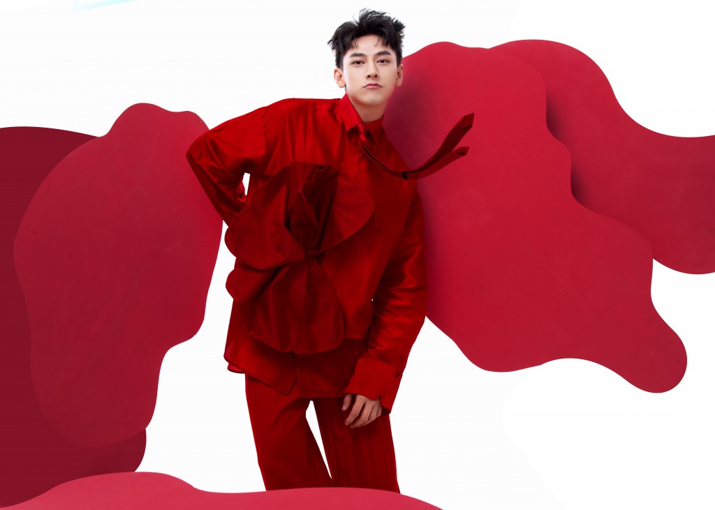 Isaac gửi gắm thông điệp Tết 