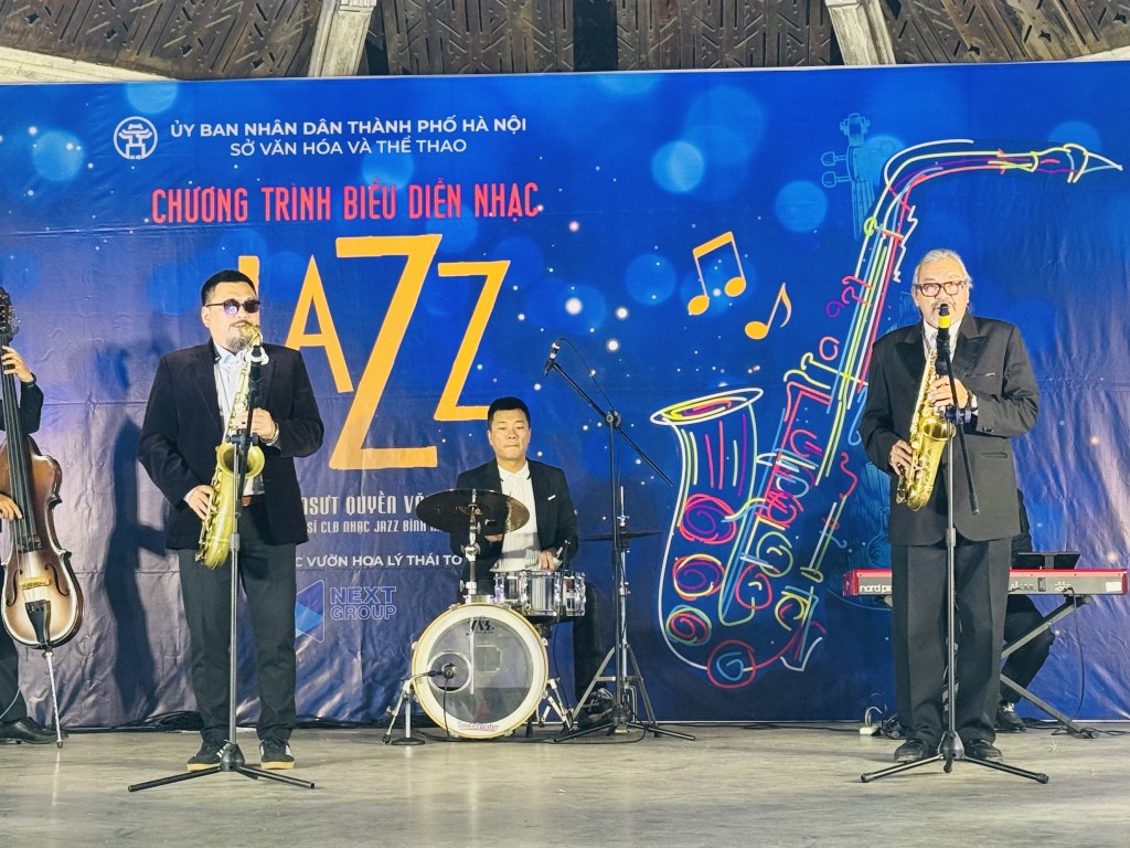 Nghệ sĩ Quyền Văn Minh và Quyền Thiện Đắc với