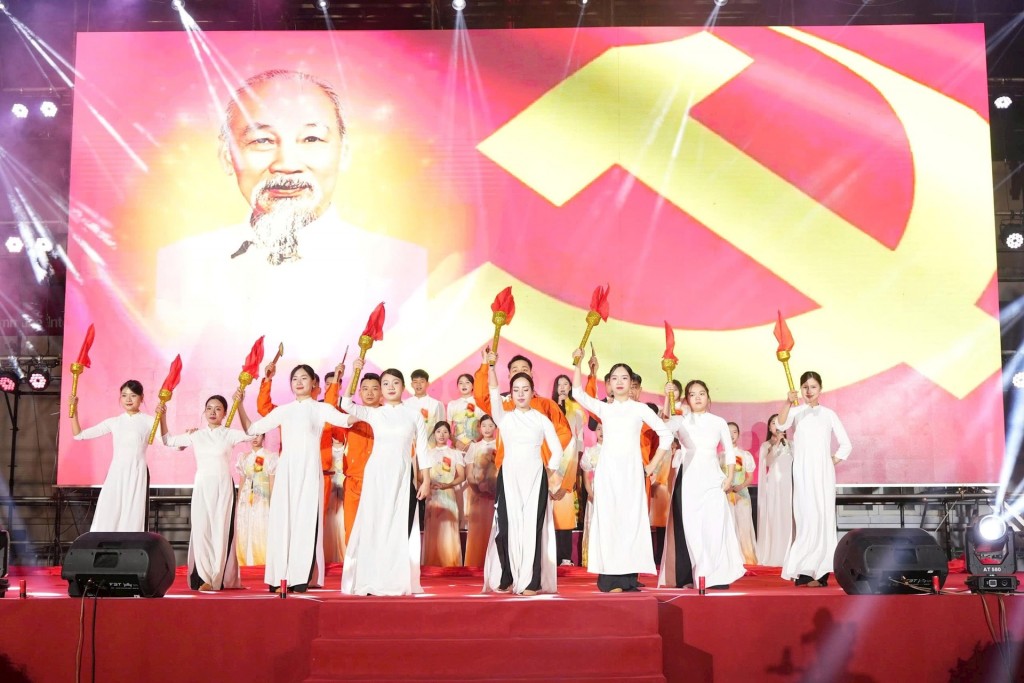 Bản hòa ca của niềm tin, lòng tự hào và khát vọng vươn lên