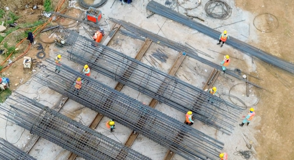 Nhộn nhịp công trường thi công cầu Trần Hưng Đạo