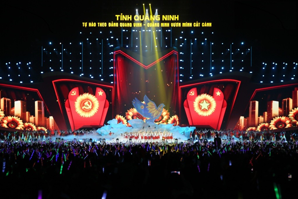 Chương trình nghệ thuật được dàn dựng công phu, hoành tráng