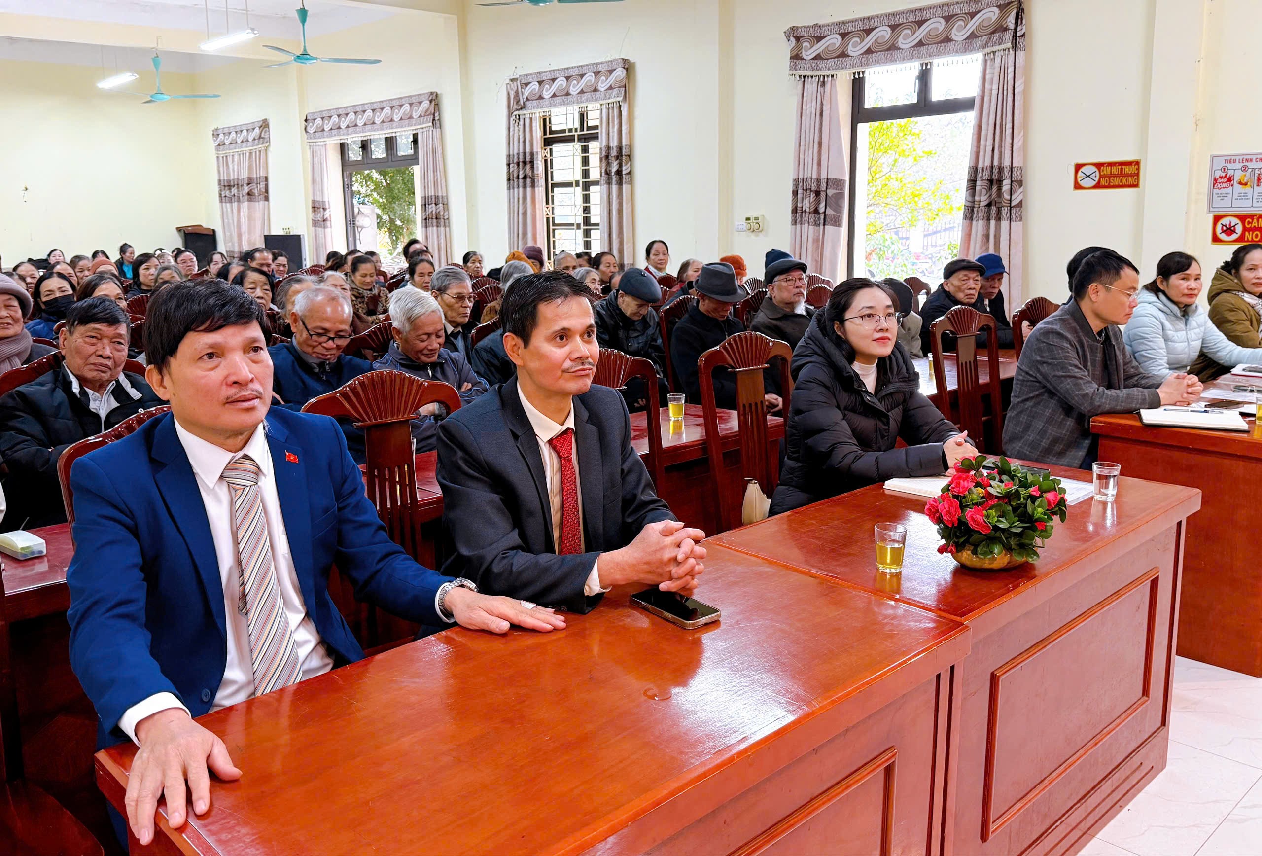 Các đại biểu tham dự hội nghị Các đại biểu tham dự hội nghị