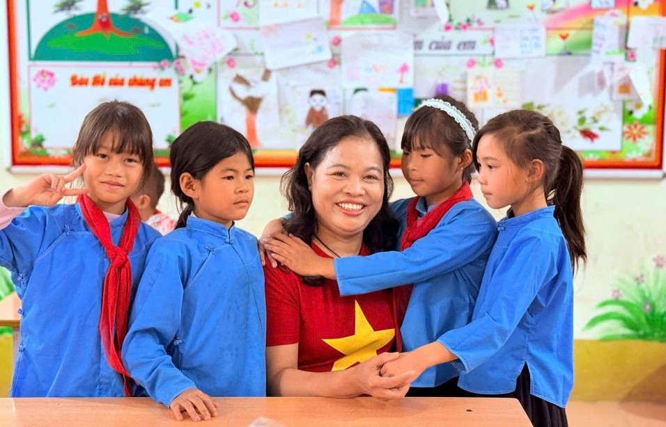 Mùa Xuân yêu thương gửi đi từ học trò Tiểu học Trung Tự