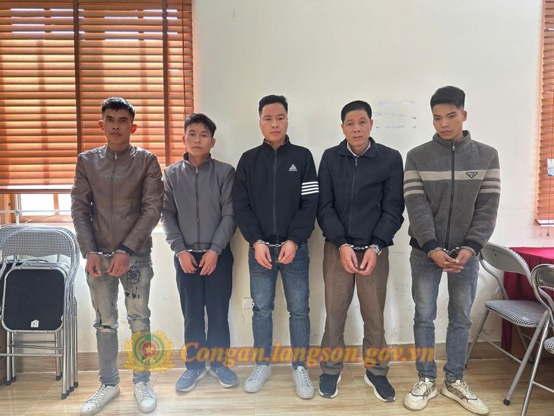 Các đối tượng tại cơ quan Công an Các đối tượng tại cơ quan Công an