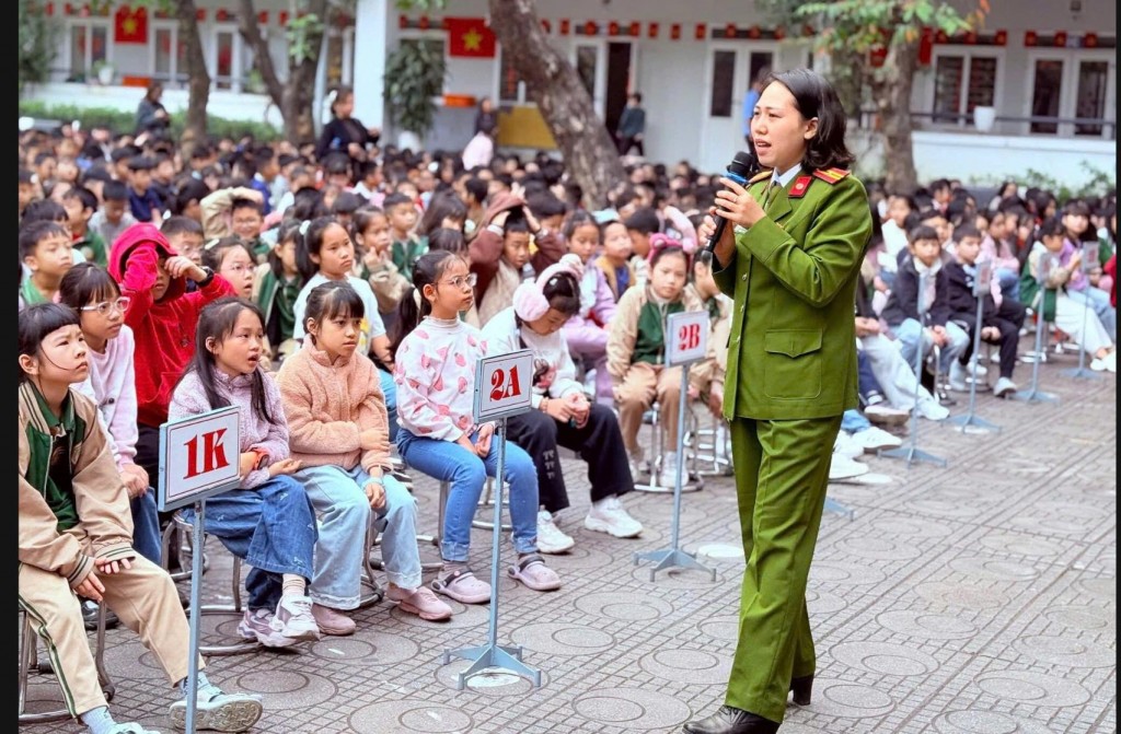 Mùa Xuân yêu thương gửi đi từ học trò Tiểu học Trung Tự Mùa Xuân yêu thương gửi đi từ học trò Tiểu học Trung Tự