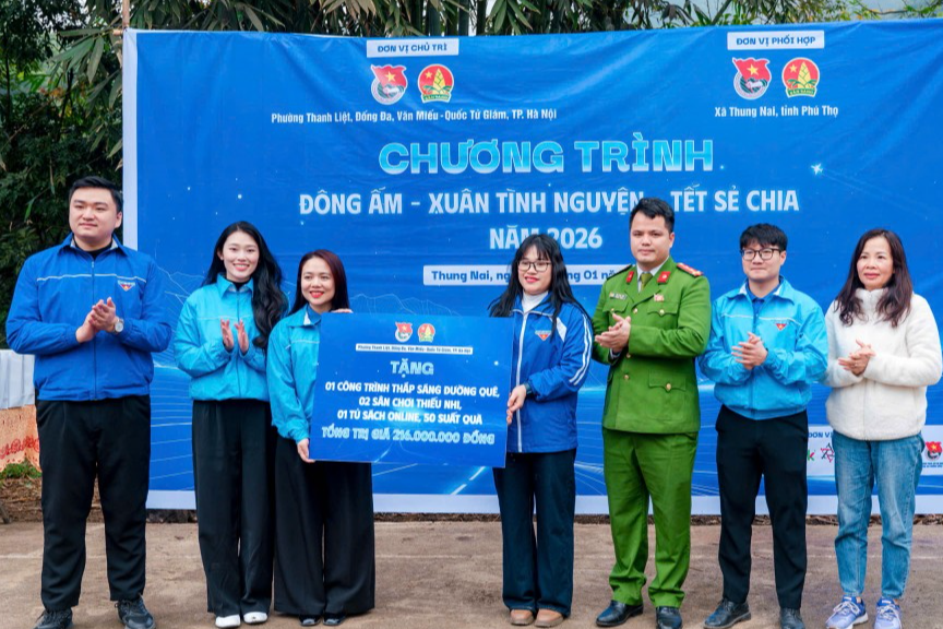 Hành trình “Đông ấm” mang mùa xuân về vùng cao