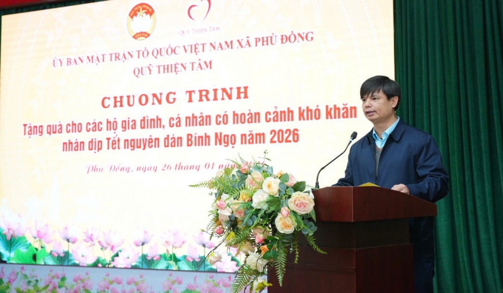 Xã Phù Đổng phối hợp với Quỹ Thiện Tâm trao tặng quà các gia đình có hoàn cảnh khó khăn