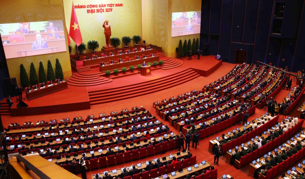 “Việt Nam dưới ánh cờ hồng” - khúc chính ca của niềm tin, trí tuệ và khát vọng dân tộc “Việt Nam dưới ánh cờ hồng” - khúc chính ca của niềm tin, trí tuệ và khát vọng dân tộc