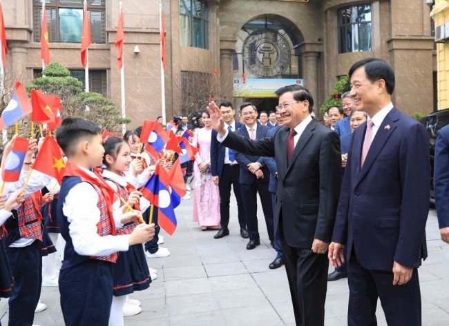 Vun đắp, phát triển mối quan hệ đặc biệt Việt Nam - Lào