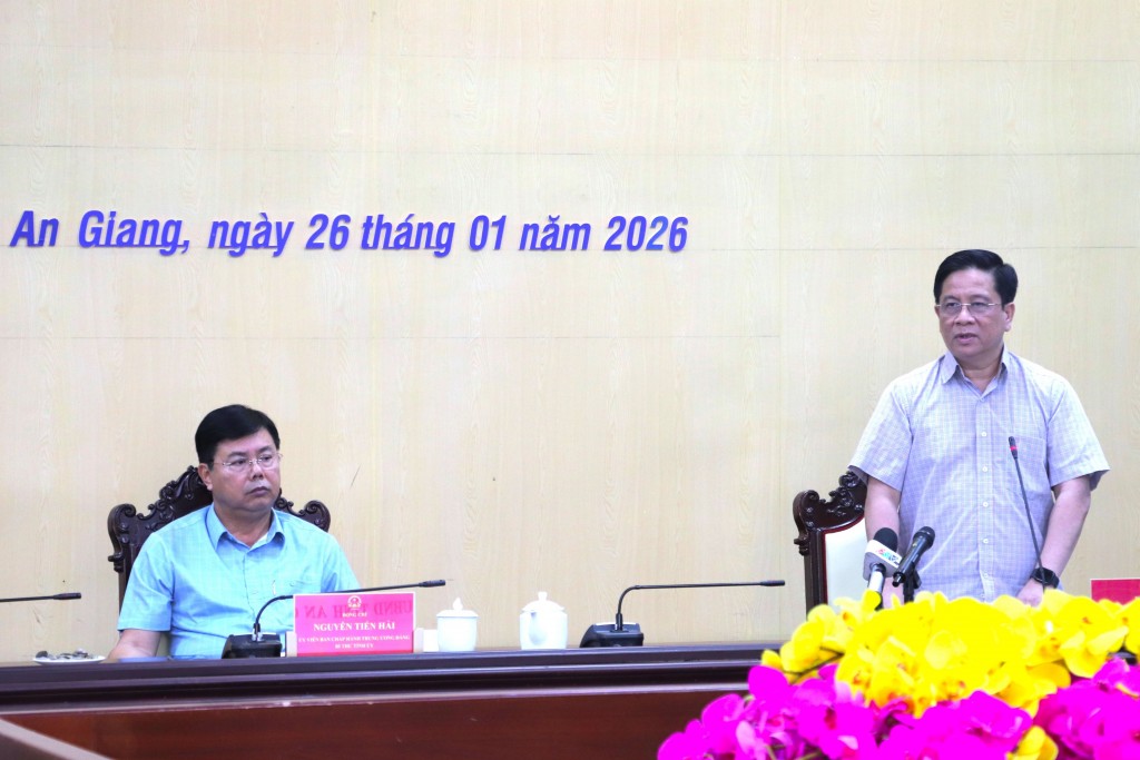 Chủ tịch UBND tỉnh Hồ Văn Mừng phát biểu tại cuộc họp. Ảnh: Như Ngọc/Cổng TTĐT An Giang