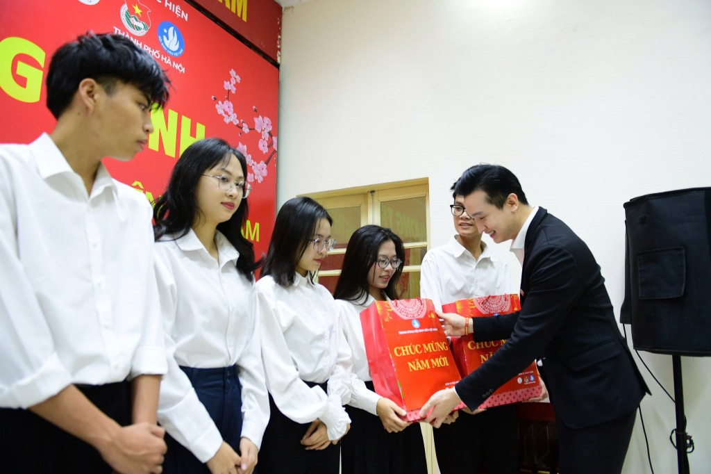 Phó Bí thư Thành đoàn, Chủ tịch Hội đồng Đội thành phố Hà Nội Đào Đức Việt Phó Bí thư Thành đoàn, Chủ tịch Hội đồng Đội thành phố Hà Nội Đào Đức Việt