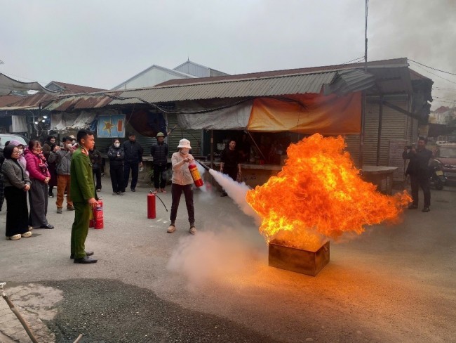 Đẩy mạnh tuyên truyền phòng cháy nhà chung cư, chợ dịp Tết Nguyên đán