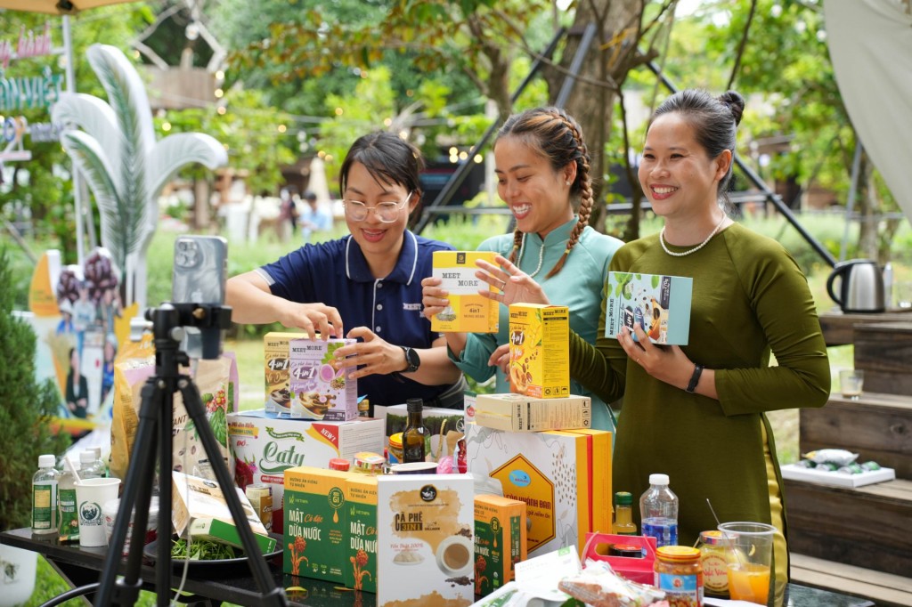 Hà Nội triển khai đồng bộ hoạt động bảo vệ quyền lợi người tiêu dùng Hà Nội triển khai đồng bộ hoạt động bảo vệ quyền lợi người tiêu dùng