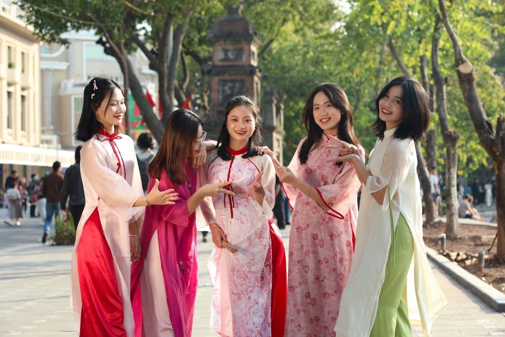 Người Hà Nội chơi Tết theo những cách riêng