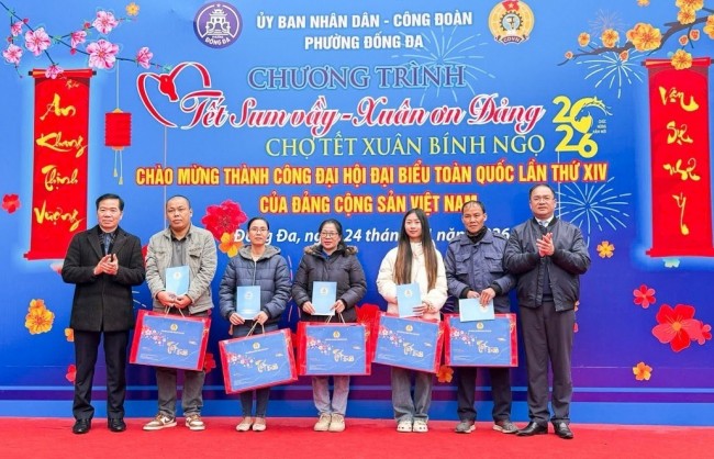 Công đoàn Thủ đô mang Tết ấm đến người lao động