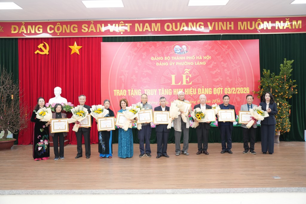 Việc trao tặng Huy hiệu Đảng là sự ghi nhận, trân trọng và đánh giá cao của Đảng đối với quá trình phấn đấu, rèn luyện bền bỉ cũng như những cống hiến to lớn của các cán bộ lão thành cách mạng, các đảng viên lâu năm đối với sự nghiệp cách mạng vẻ vang của Đảng, gắn liền với sự nghiệp xây dựng và bảo vệ Tổ quốc