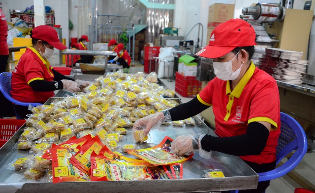 Các làng nghề truyền thống, sản phẩm OCOP thành phố Đà Nẵng, tăng tốc sản xuất phục vụ thị trường Tết (Ảnh Út Vũ)