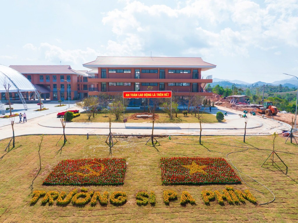 Trường nội trú liên cấp tại Si Pa Phìn, Điện Biên trước giờ khánh thành Trường nội trú liên cấp tại Si Pa Phìn, Điện Biên trước giờ khánh thành
