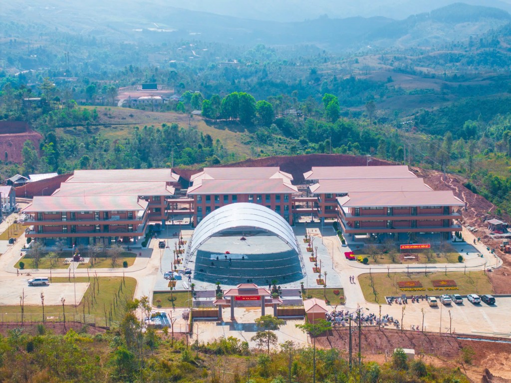 Trường nội trú liên cấp tại Si Pa Phìn, Điện Biên trước giờ khánh thành Trường nội trú liên cấp tại Si Pa Phìn, Điện Biên trước giờ khánh thành