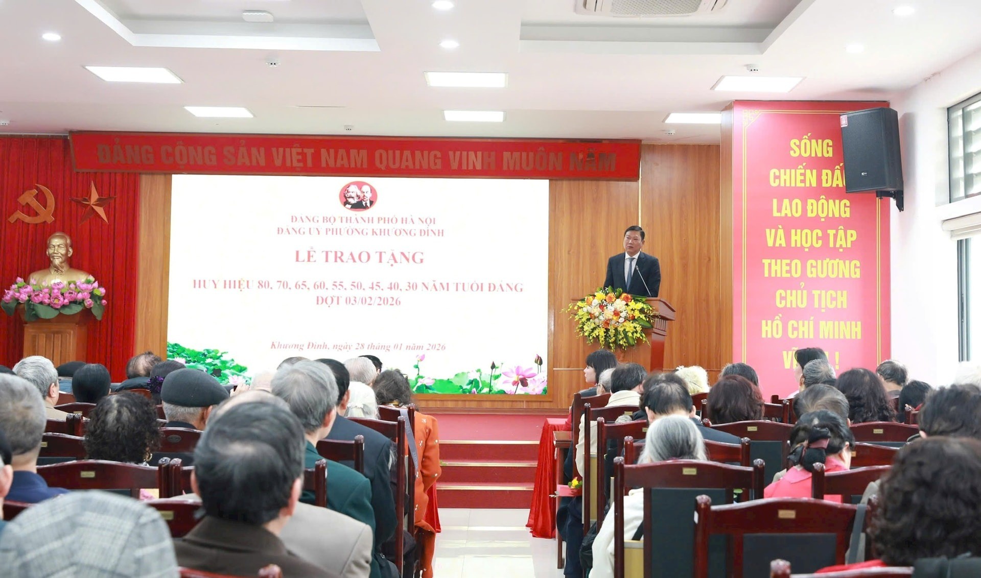 Quang cảnh buổi lễ Quang cảnh buổi lễ