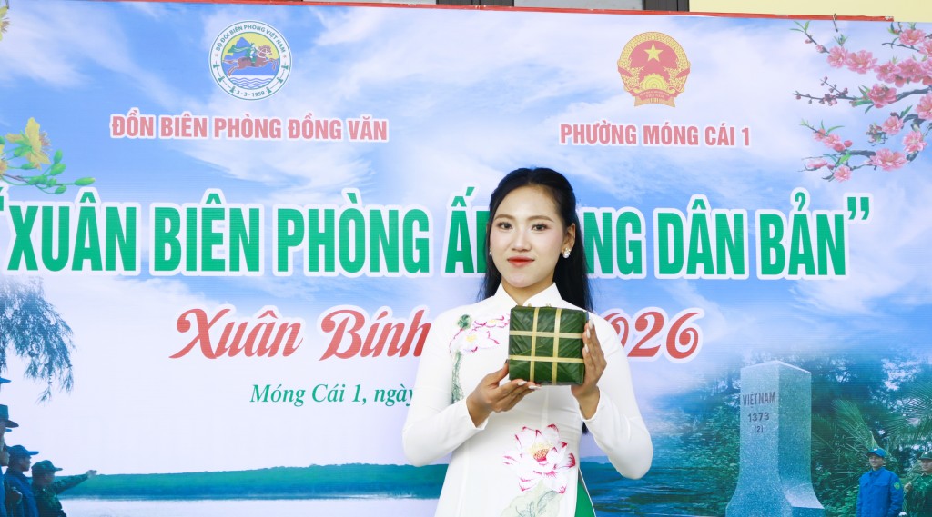 “Xuân Biên phòng ấm lòng dân bản” tại phường Móng Cái 1 “Xuân Biên phòng ấm lòng dân bản” tại phường Móng Cái 1