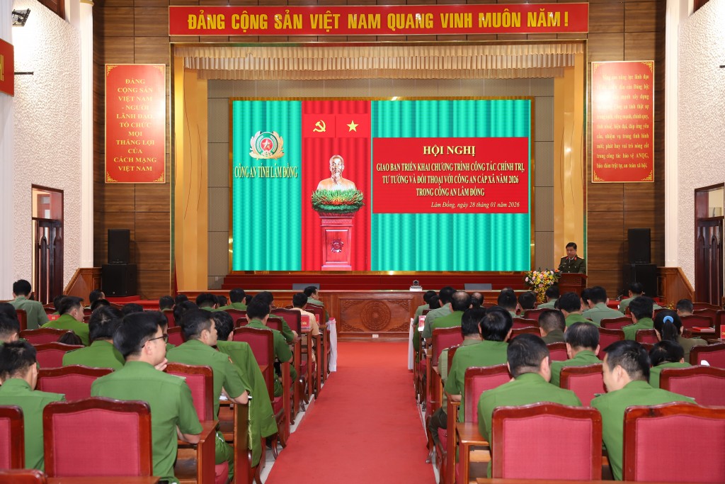 Công an tỉnh Lâm Đồng tổ chức Hội nghị giao ban triển khai công tác chính trị, tư tưởng và đối thoại với lực lượng Công an cấp xã 
