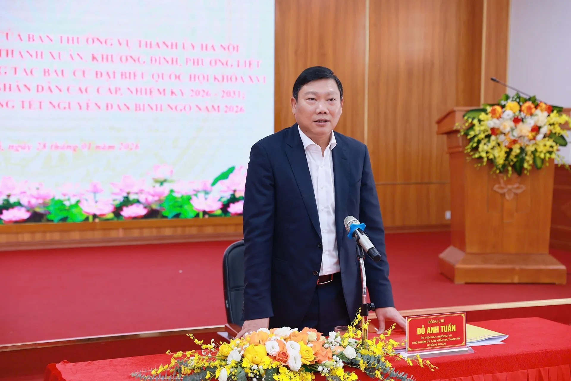 Chủ nhiệm Ủy ban Kiểm tra Thành ủy Hà Nội Đỗ Anh Tuấn - Trưởng đoàn công tác số 7 phát biểu kết luận buổi làm việc