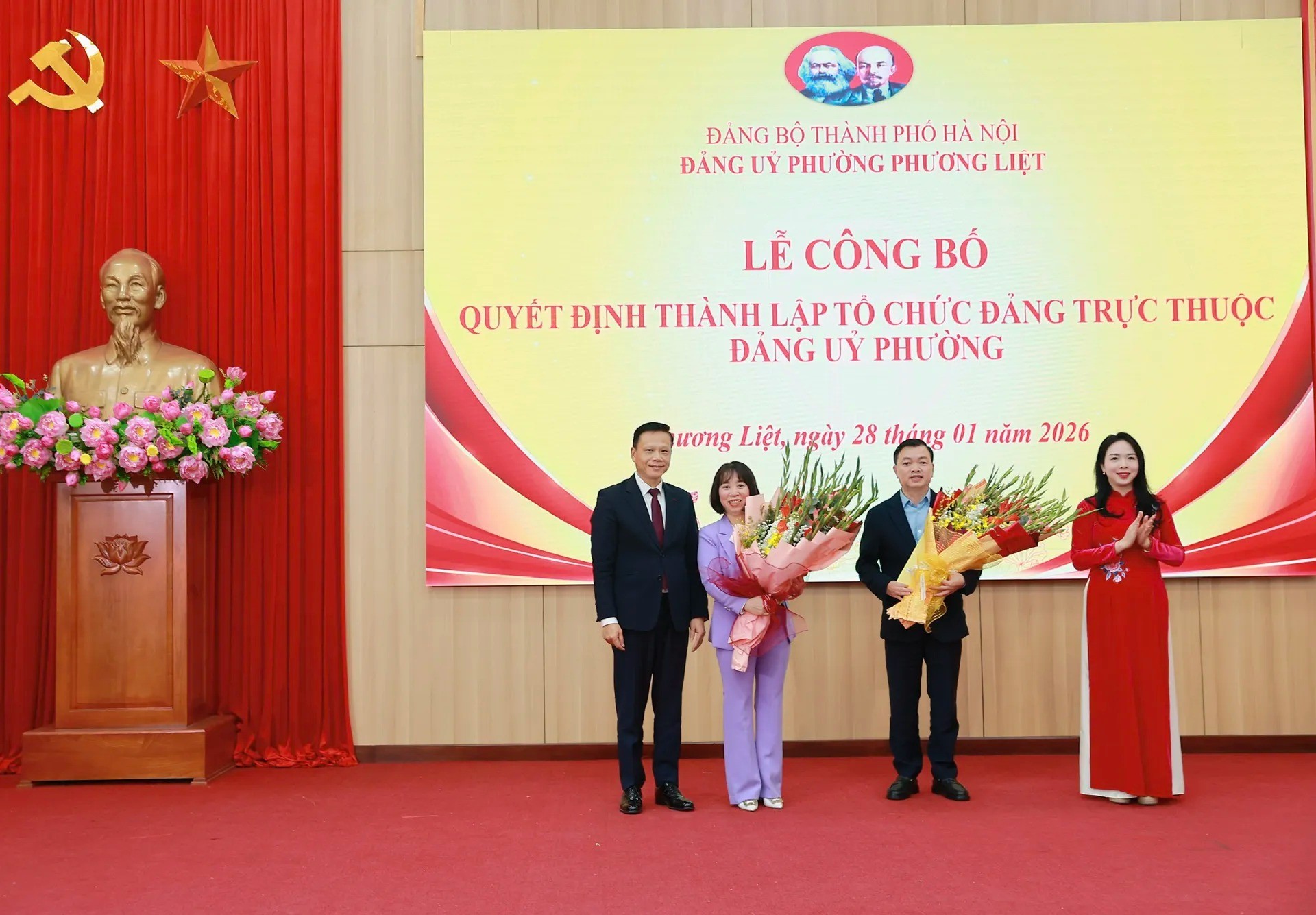 Phường Phương Liệt Công bố quyết định thành lập Chi bộ Công ty Cổ phần Đầu tư Xây dựng và Thiết bị Giáo dục, Chi bộ Công ty Cổ phần Thương mại và Vận tải biển New Sun