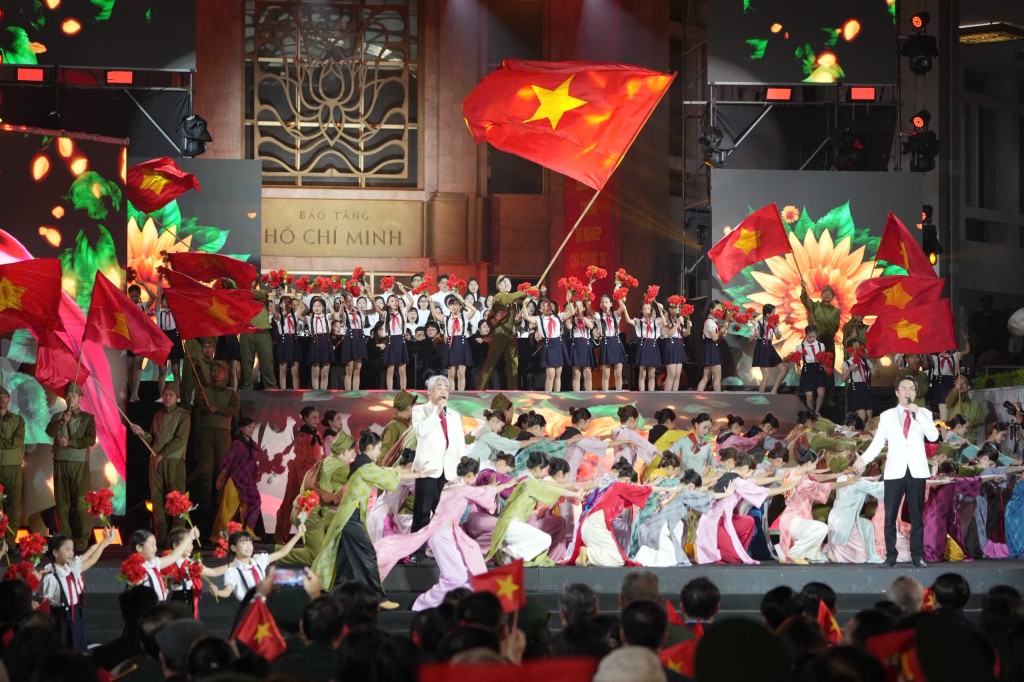 Lời hiệu triệu cho hành trình mới của nội lực, đoàn kết và khát