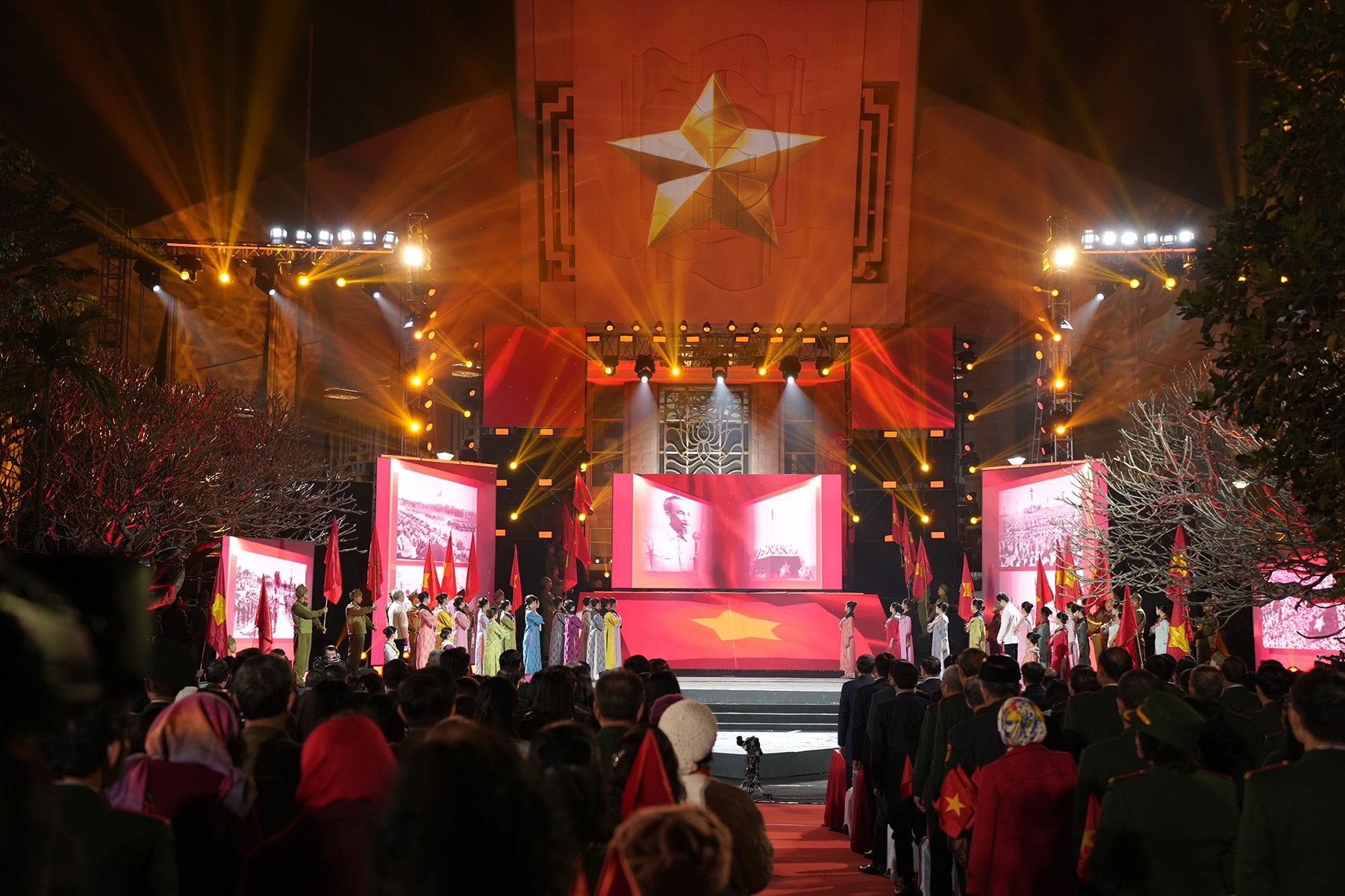 Cảm xúc lắng đọng tại cầu truyền hình Hai tay xây dựng một sơn Cảm xúc lắng đọng tại cầu truyền hình Hai tay xây dựng một sơn