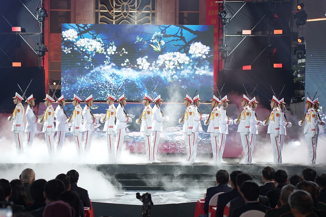 Cảm xúc lắng đọng tại cầu truyền hình Hai tay xây dựng một sơn Cảm xúc lắng đọng tại cầu truyền hình Hai tay xây dựng một sơn