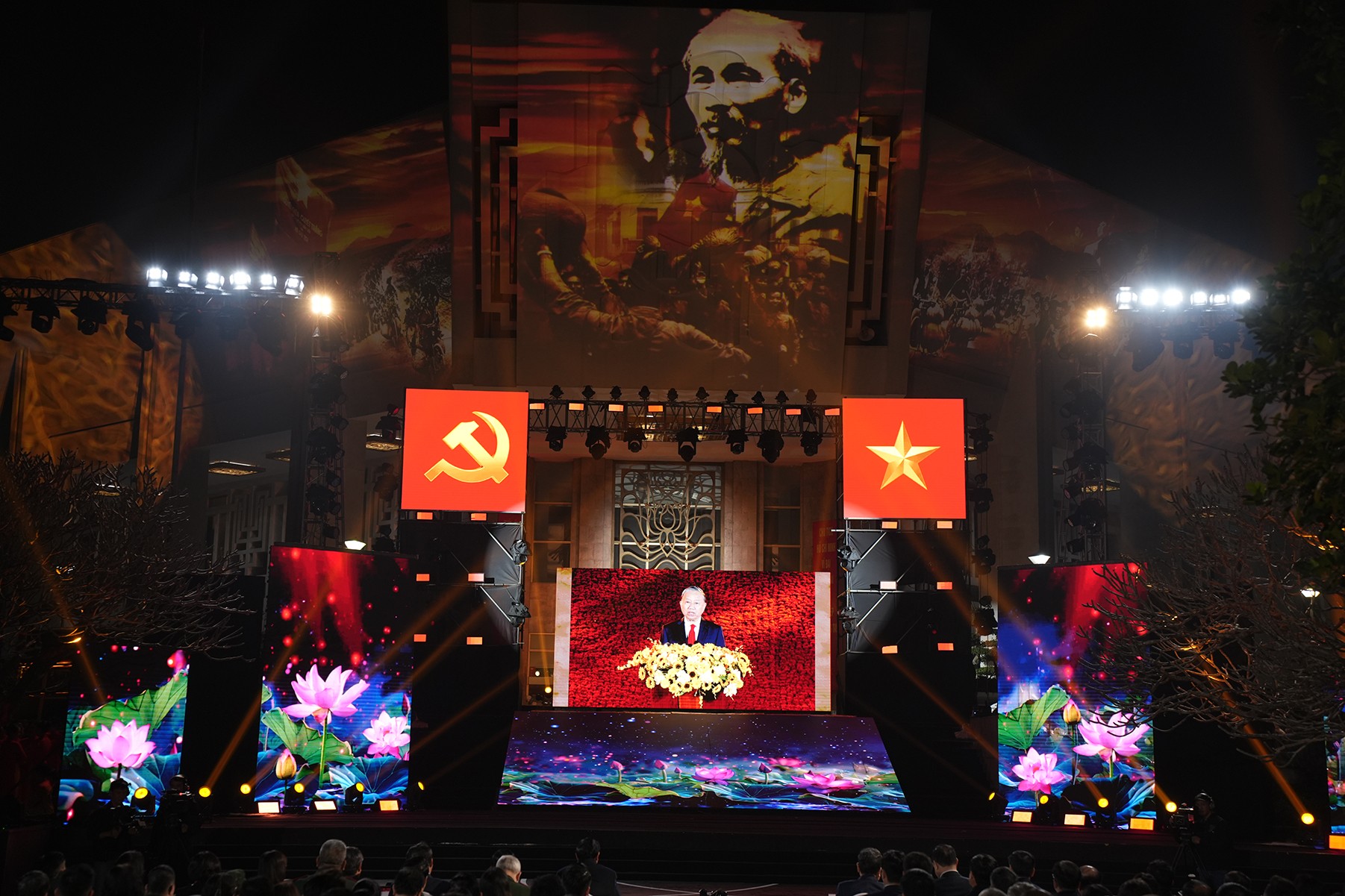 Cảm xúc lắng đọng tại cầu truyền hình 