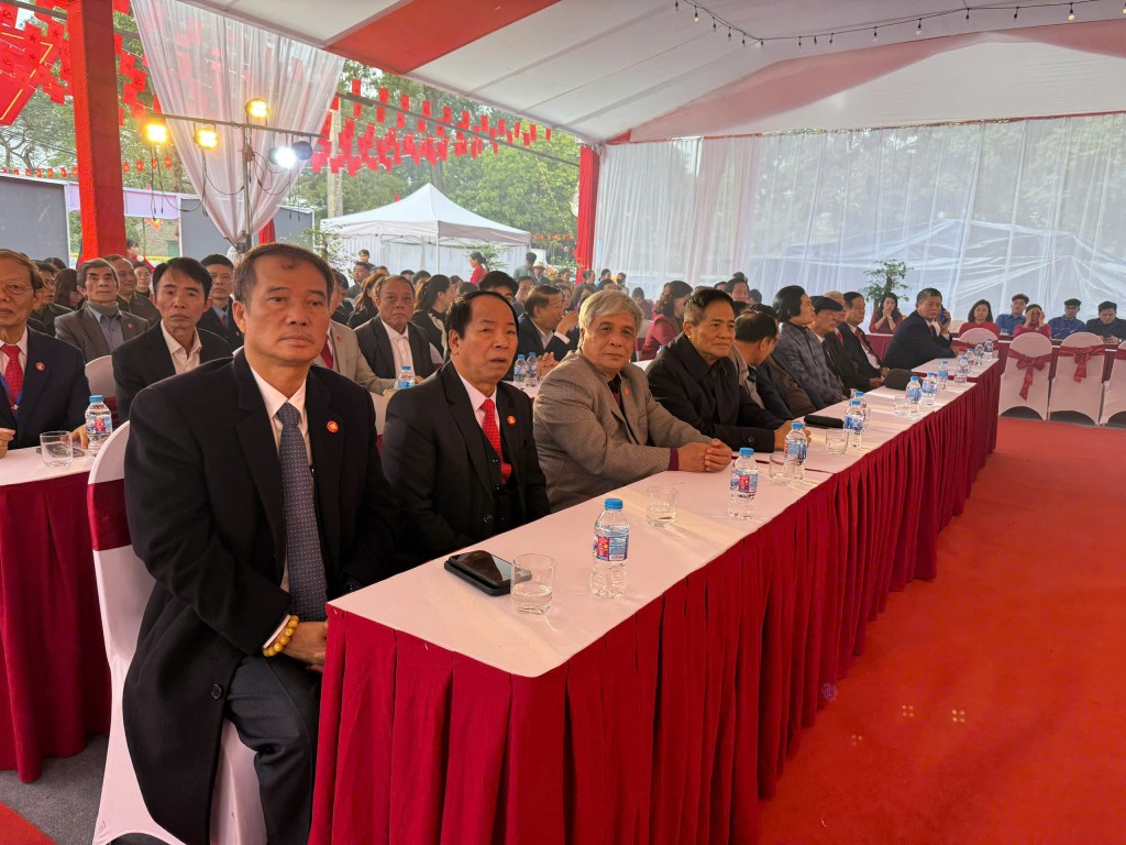 Đại diện Hội đồng họ Ngô Việt Nam tại buổi lễ