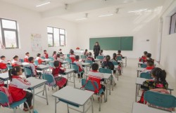 Xây trường nơi biên giới: Gieo nền tri thức, giữ vững phên dậu Tổ quốc