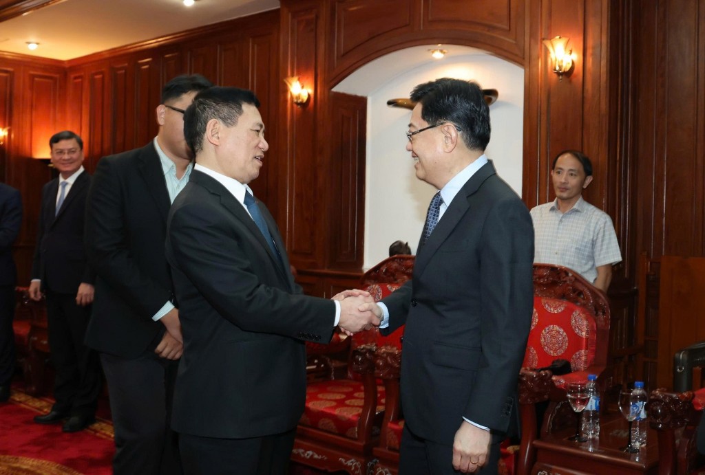 Phó Thủ tướng Chính phủ Hồ Đức Phớc tiếp ngài Vương Thụy Kiệt, nguyên Phó Thủ tướng Chính phủ Singapore - Ảnh: VGP/Trần Mạnh Phó Thủ tướng Chính phủ Hồ Đức Phớc tiếp ngài Vương Thụy Kiệt, nguyên Phó Thủ tướng Chính phủ Singapore - Ảnh: VGP/Trần Mạnh