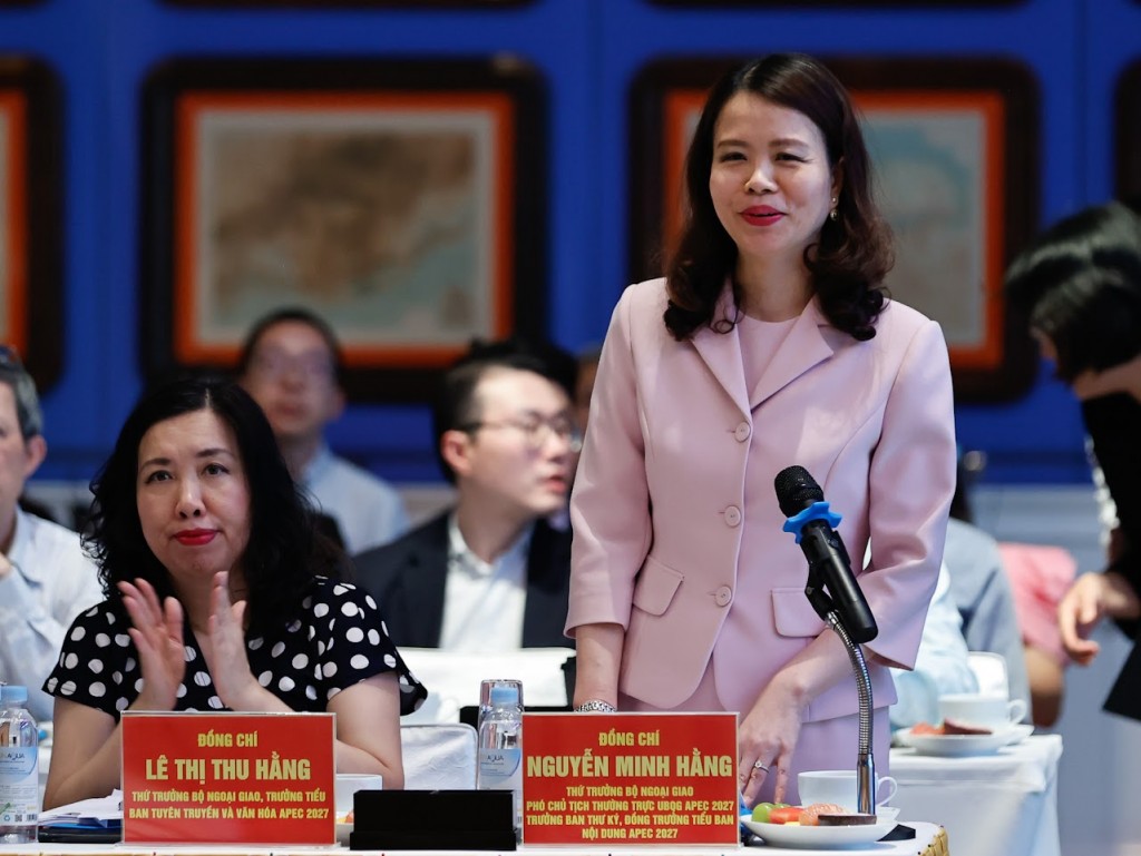 Trưởng Ban Thư ký APEC, Thứ trưởng Bộ Ngoại giao Nguyễn Minh Hằng phát biểu tại Phiên họp - Ảnh: VGP/Nhật Bắc Trưởng Ban Thư ký APEC, Thứ trưởng Bộ Ngoại giao Nguyễn Minh Hằng phát biểu tại Phiên họp - Ảnh: VGP/Nhật Bắc