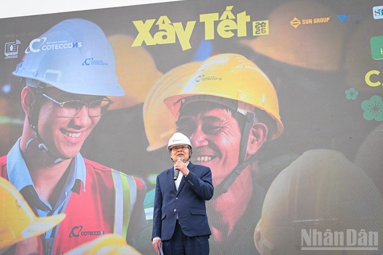 Đồng chí Phan Văn Anh, Phó Chủ tịch Tổng Liên đoàn Lao động Việt Nam đánh giá cao sáng kiến “Xây Tết” do Báo Nhân Dân phối hợp Công ty cổ phần Xây dựng Coteccons tổ chức Đồng chí Phan Văn Anh, Phó Chủ tịch Tổng Liên đoàn Lao động Việt Nam đánh giá cao sáng kiến “Xây Tết” do Báo Nhân Dân phối hợp Công ty cổ phần Xây dựng Coteccons tổ chức