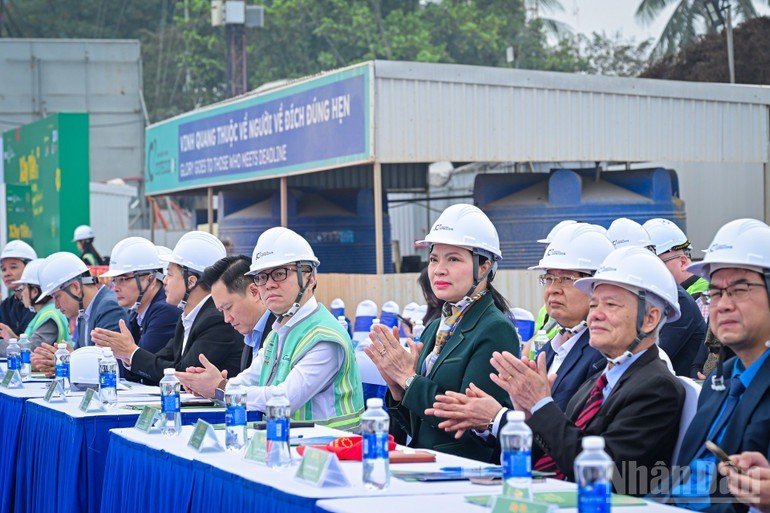 Các đại biểu tham dự chương trình Các đại biểu tham dự chương trình