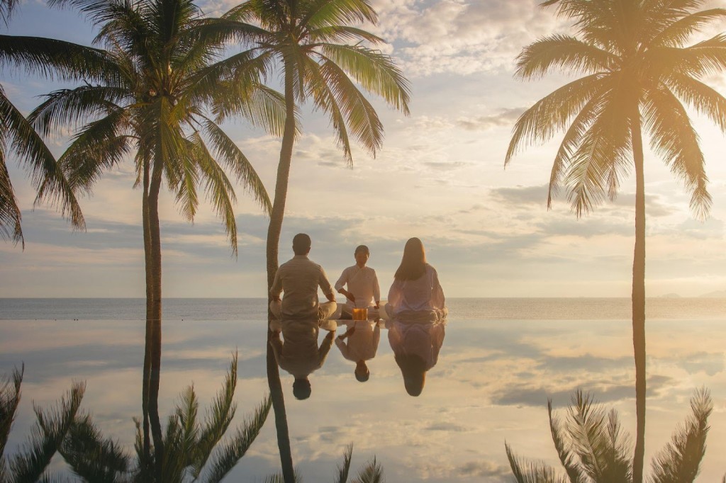 Lắng đọng tâm hồn và tái tạo năng lượng cho năm mới với liệu trình Chương trình Cân Bằng Đầu Xuân tại Heart of the Earth Spa, hành trình giúp bạn “Buông bỏ điều cũ, Chào đón điều mới”. Lắng đọng tâm hồn và tái tạo năng lượng cho năm mới với liệu trình Chương trình Cân Bằng Đầu Xuân tại Heart of the Earth Spa, hành trình giúp bạn “Buông bỏ điều cũ, Chào đón điều mới”.