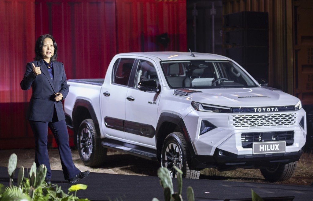 Toyota Việt Nam ra mắt Hilux hoàn toàn mới 2026