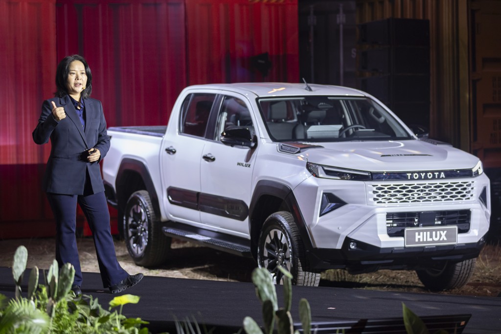 Toyota Việt Nam ra mắt Hilux hoàn toàn mới 2026