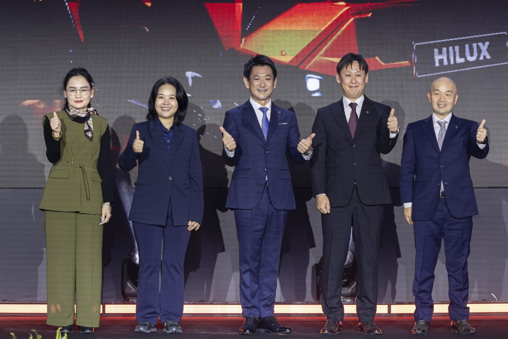 Toyota Việt Nam ra mắt Hilux hoàn toàn mới 2026