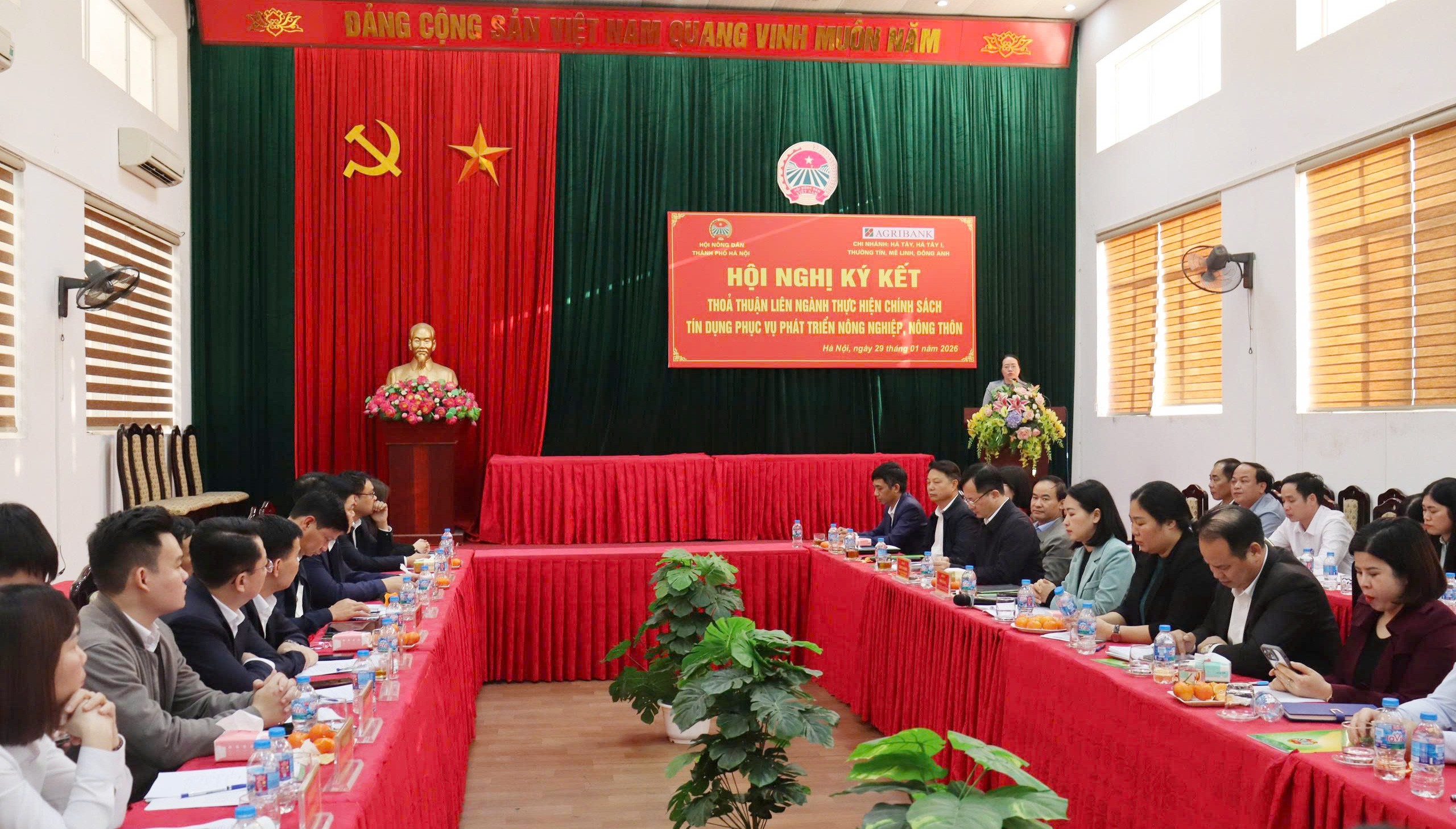 Toàn cảnh hội nghị Toàn cảnh hội nghị