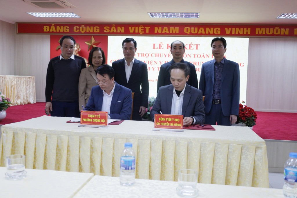 Mang y học cổ truyền và y học hiện đại về gần dân