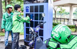 TP Hồ Chí Minh đã cấp phép 91 vị trí tủ đổi pin xe máy điện trên vỉa hè