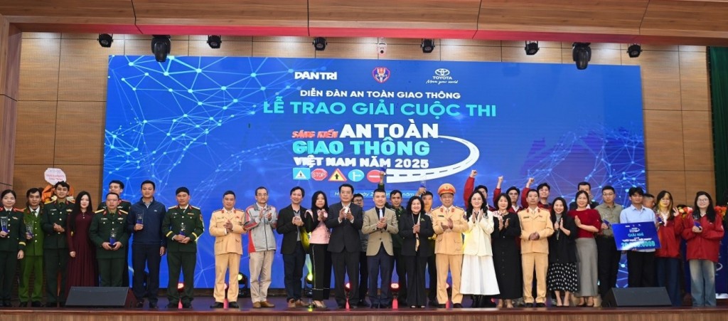 Lễ trao giải Chương trình Sáng kiến an toàn giao thông Việt Nam 2025