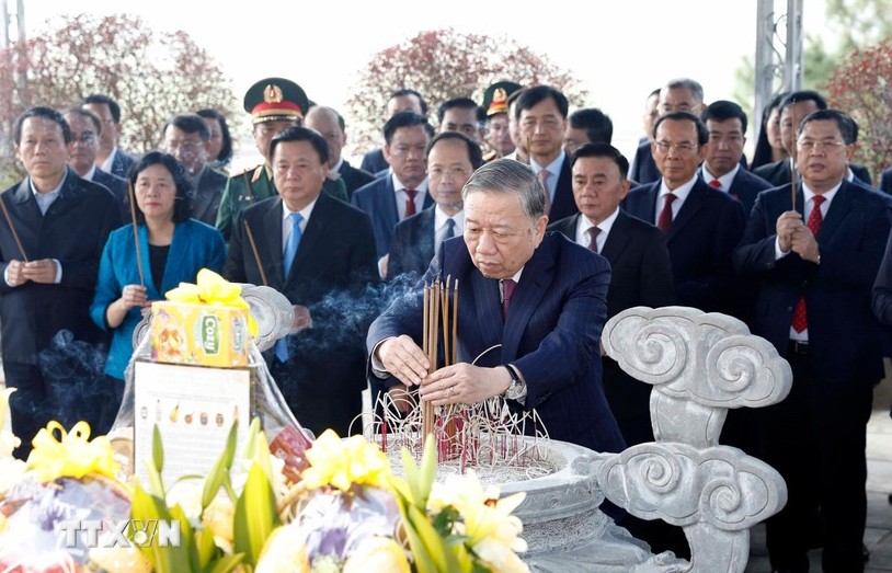 Tổng Bí thư Tô Lâm dâng hương tưởng niệm các Tổng Bí thư Trần Phú và Hà Huy Tập