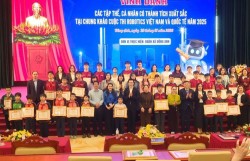 Đông Anh vinh danh tập thể, cá nhân xuất sắc tại đấu trường Robotics